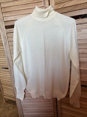 Classic Cream Turtleneck Sweater - Men’s Vintage K -Mart Medium